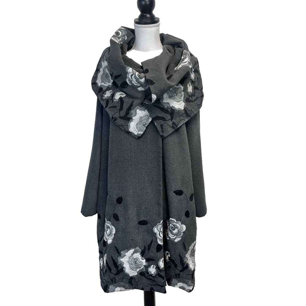 Samuel Dong Coat size Small Gray Floral Embroidery Shawl Collar Boutique Artsy